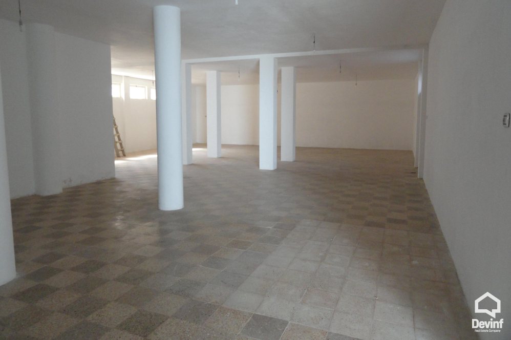 Tirane For Sale Villa Me shume se 4 dhoma Villa located near the U.S. Embassy residential compound Villa
