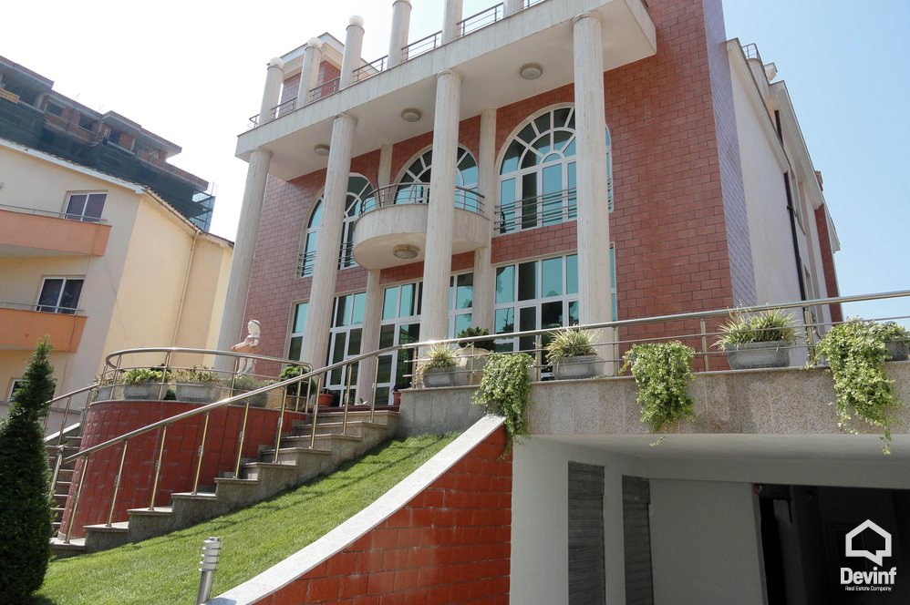 Tirane For Sale Villa Me shume se 4 dhoma Villa located near the U.S. Embassy residential compound Villa