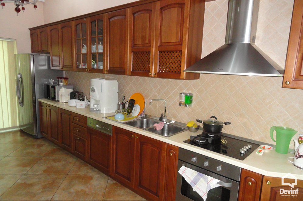 Tirane For Sale Villa Me shume se 4 dhoma Villa located near the U.S. Embassy residential compound Villa