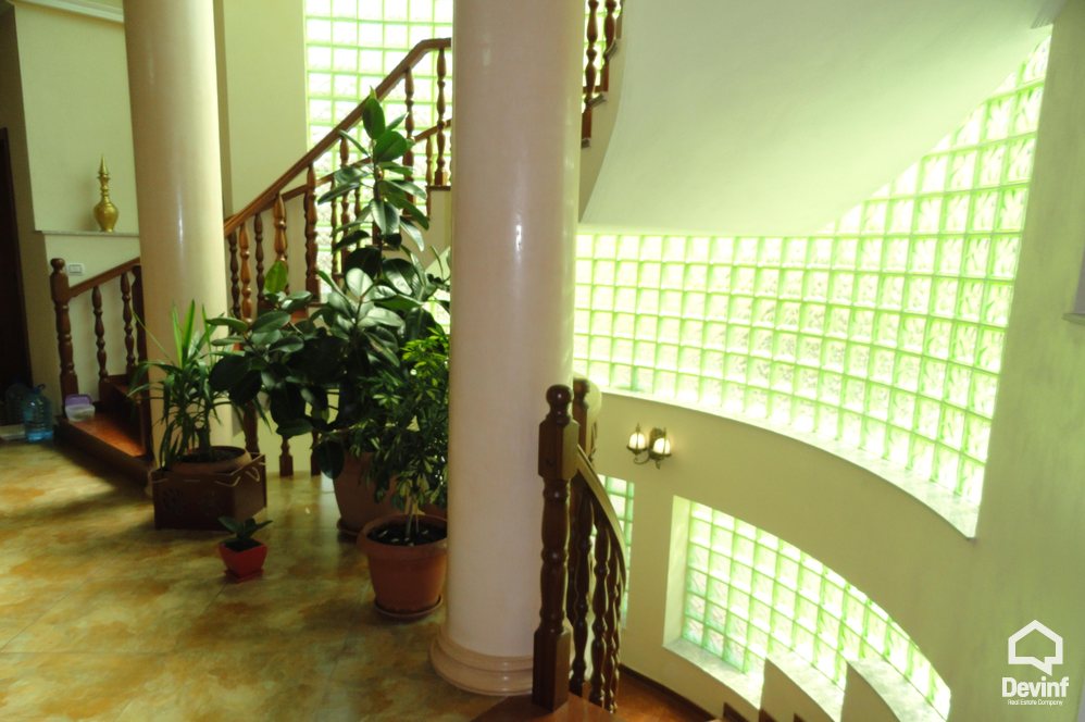 Tirane For Sale Villa Me shume se 4 dhoma Villa located near the U.S. Embassy residential compound Villa