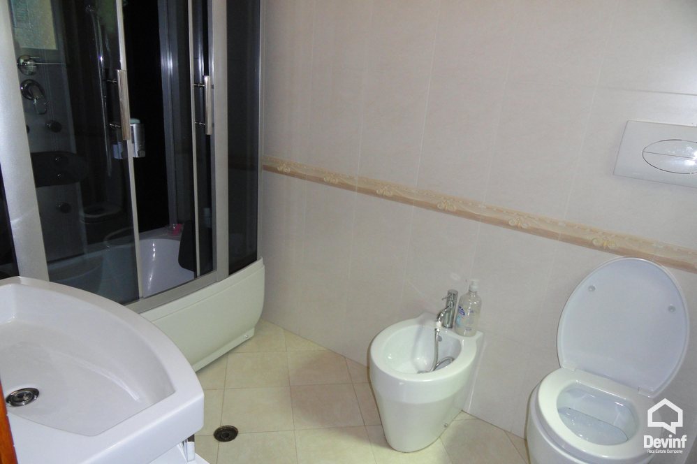Tirane For Sale Villa Me shume se 4 dhoma Villa located near the U.S. Embassy residential compound Villa