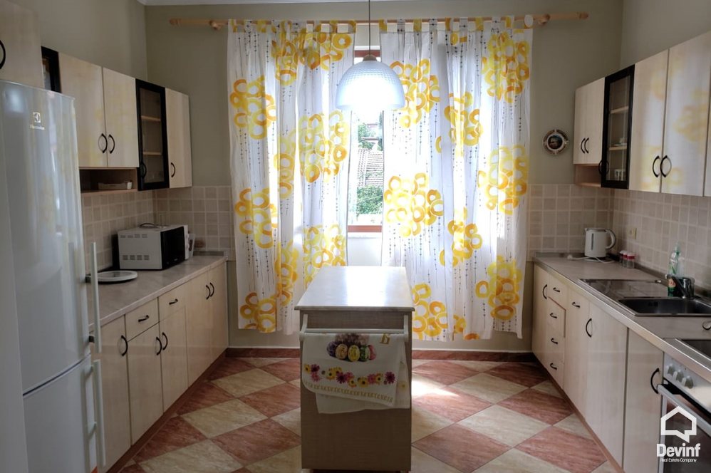 Tirane For Rent Apartment 4+1+G Apartament in a villa located close to Street Kavaja Apartment Villa Floor
