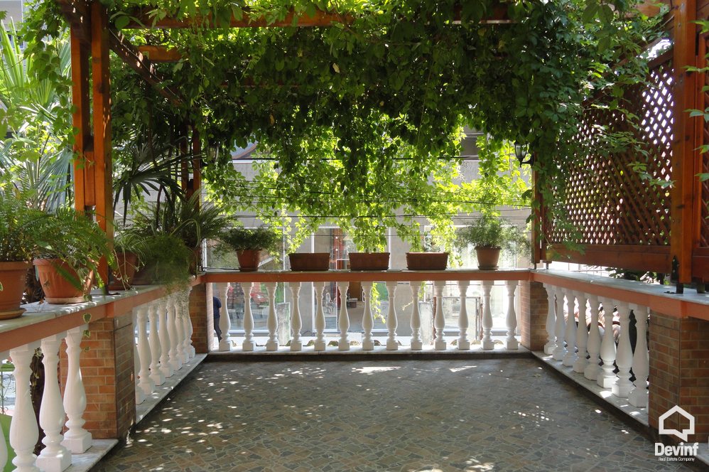 Tirane For Rent Apartment 4+1+G Apartament in a villa located close to Street Kavaja Apartment Villa Floor