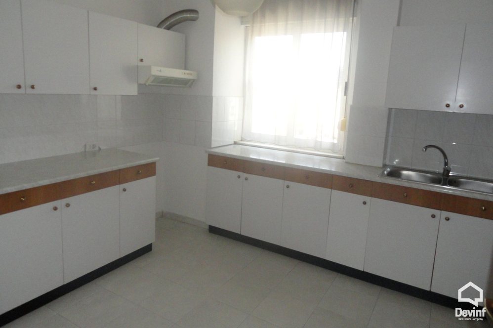 Tirane Shitje Apartament 3+1+G Pallat i ri prane shallvareve apartament