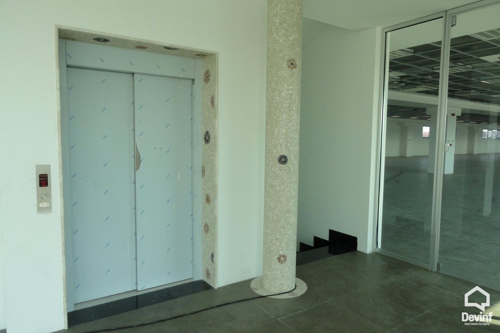 Tirane Qera Zyre  Prane Qendres Tregtare Casa Italia Zyre