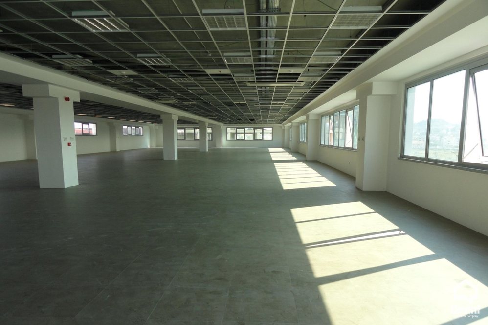 Tirane Qera Zyre  Prane Qendres Tregtare Casa Italia Zyre