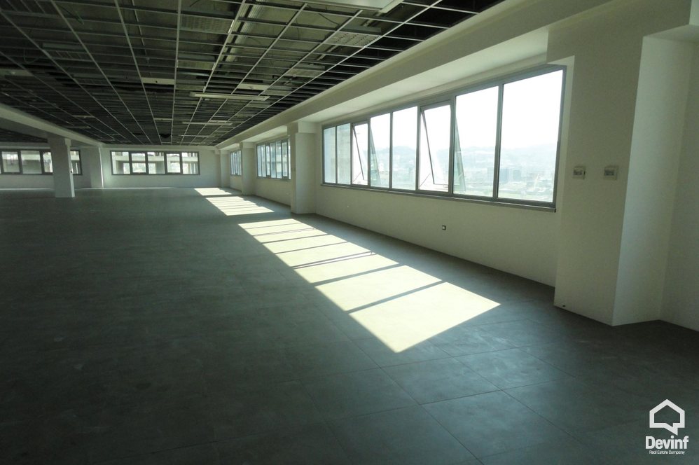Tirane Qera Zyre  Prane Qendres Tregtare Casa Italia Zyre