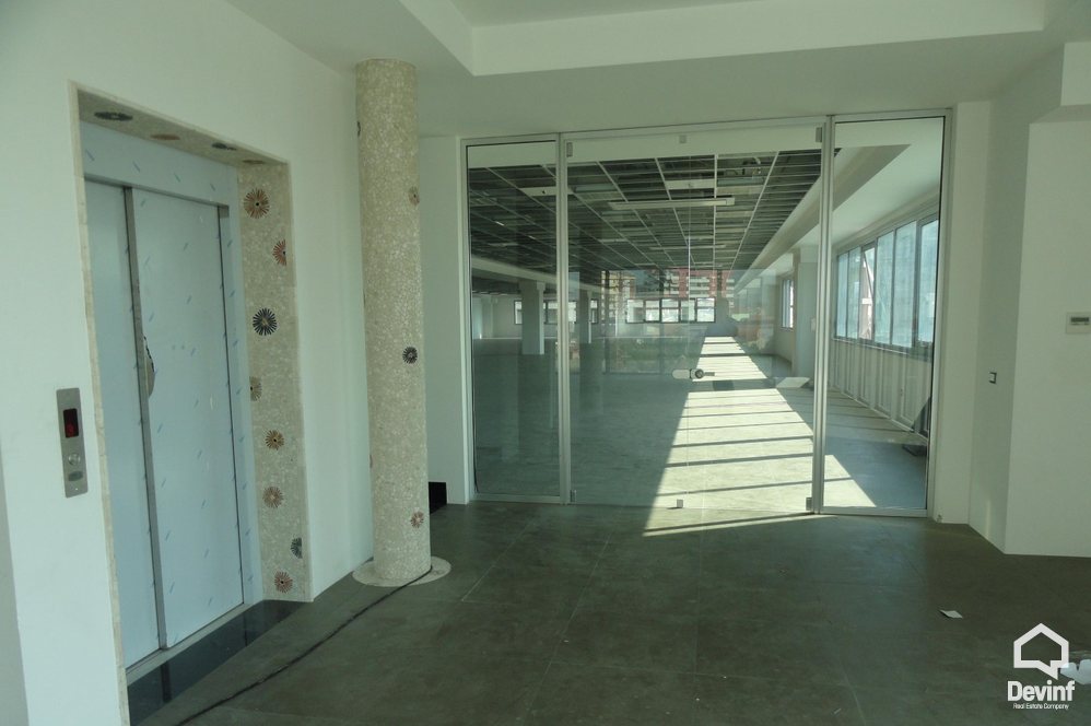 Tirane Qera Zyre  Prane Qendres Tregtare Casa Italia Zyre