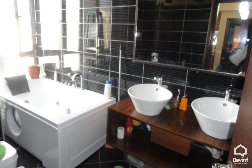 Tirane Shitje Apartament 3+1+A Fillimi i rruges Medar Shtylla, ish rruga Komuna e Parisit apartament