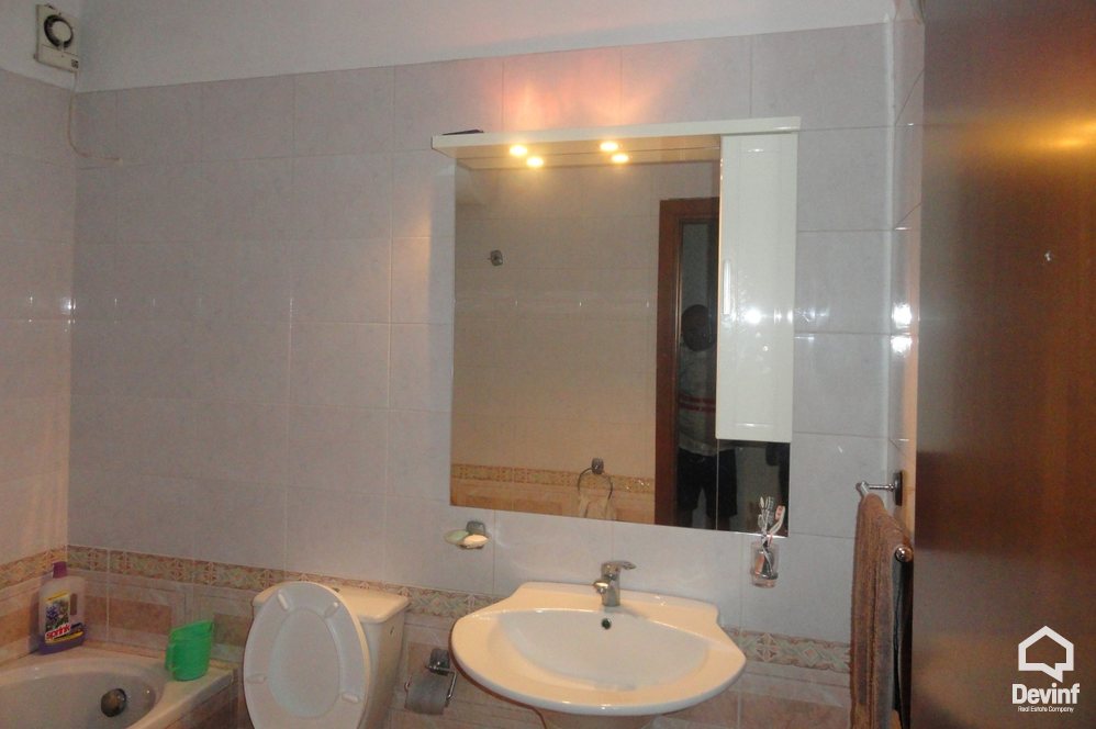 Tirane Qera Apartament 3+1+A Pallat i ri ne zonen e ish Bllokut apartament