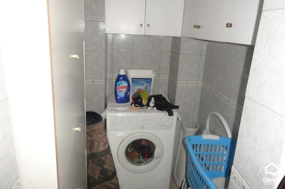Tirane Qera Apartament 3+1+A Pallat i ri ne zonen e ish Bllokut apartament