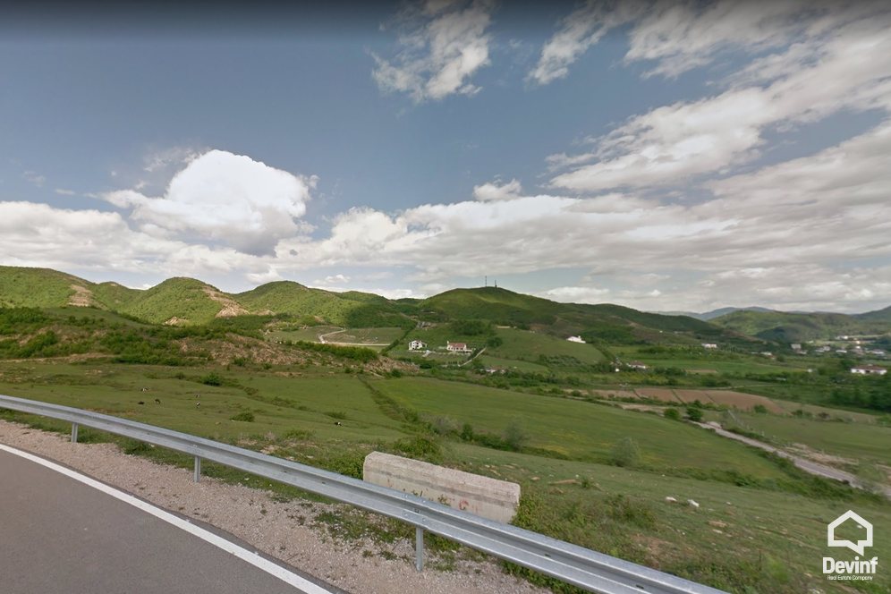 Tirane Shitje Toke  Toka ndodhet ne Sauk toke per ndertim toke per agroturizem
