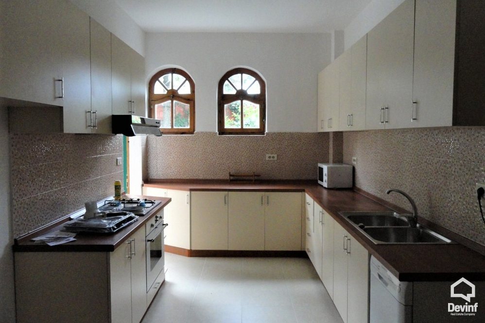 Tirane For Rent Villa Me shume se 4 dhoma Residential house located close to Student City Villa