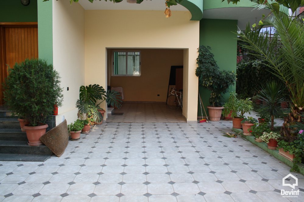 Tirane Qera Vile  Vile ne zonen rezidenciale te vilave prane Klubit Dinamo zyre qender biznesi