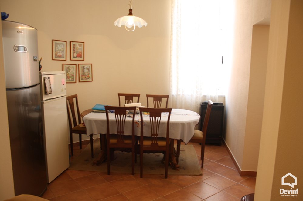 Tirane Qera Vile  Vile ne zonen rezidenciale te vilave prane Klubit Dinamo zyre qender biznesi