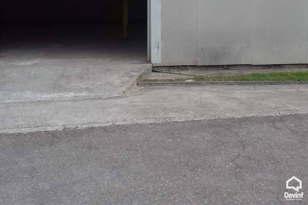 Tirane For Rent Warehouse  In Kombinat area 
