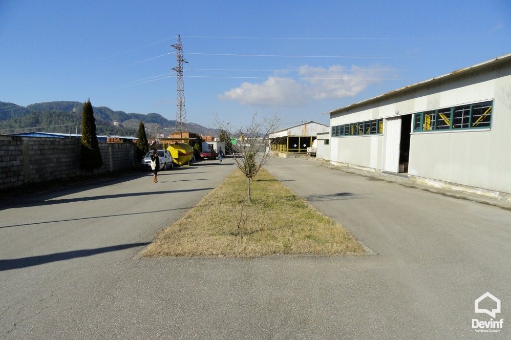 Tirane For Rent Warehouse  In Kombinat area 