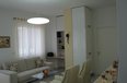 Tirane Qera Apartament 1+1 Apartamenti ndodhet ne nje pallat te ri prane bllokut te Ambasadave apartament