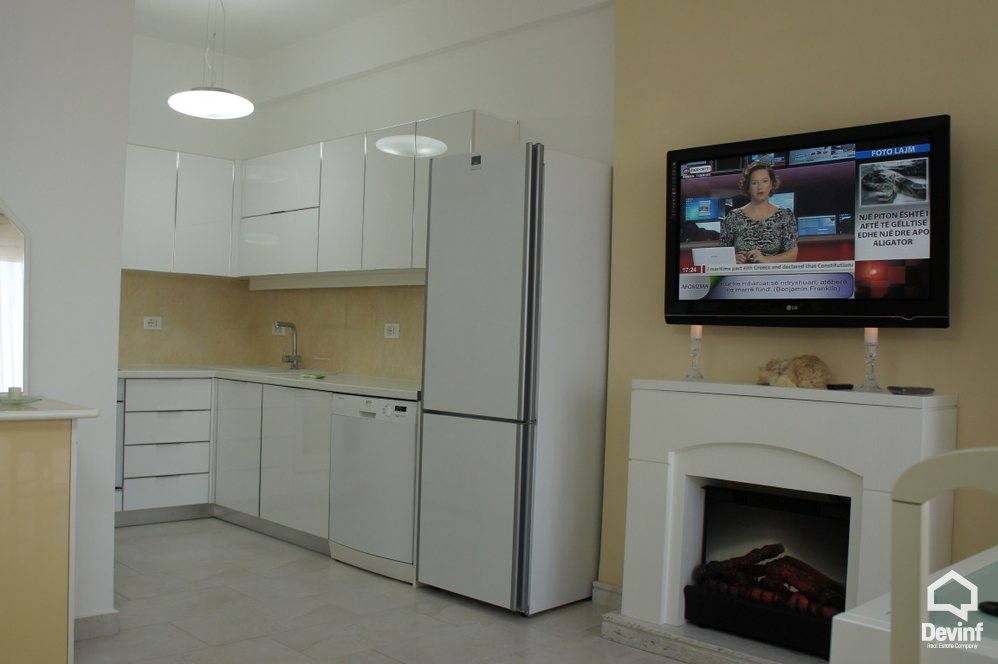 Tirane Qera Apartament 1+1 Apartamenti ndodhet ne nje pallat te ri prane bllokut te Ambasadave apartament
