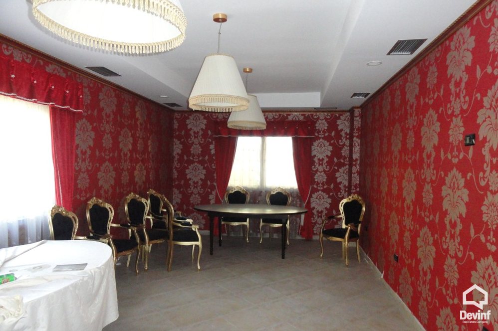Tirane Shitje Vile Me shume se 4 dhoma Vila ndodhet prane shkolles Vasil Shanto,  ne Bulevardin Bajram Curri  apartament