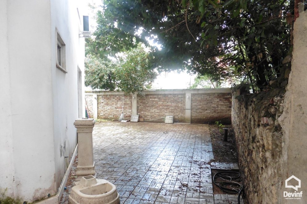 Tirane For Rent Villa  Villa located in Str. Kavaja very near Polyclinic Ate Luigji Monti 