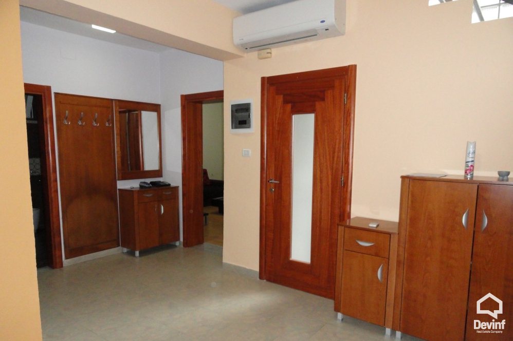 Tirane For Rent Houses Me shume se 4 dhoma House located in Str. Petro Nini Luarasi  