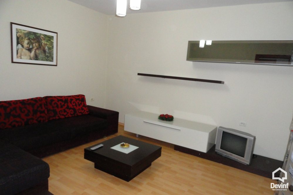 Tirane For Rent Houses Me shume se 4 dhoma House located in Str. Petro Nini Luarasi  