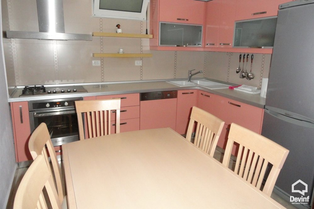 Tirane For Rent Houses Me shume se 4 dhoma House located in Str. Petro Nini Luarasi  