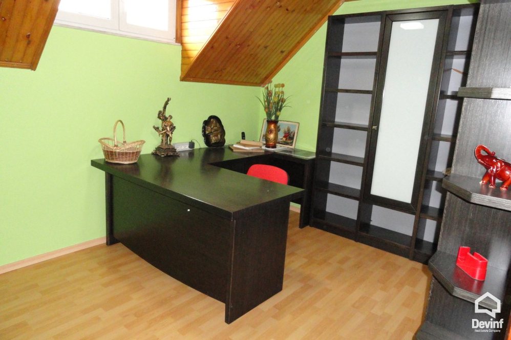 Tirane For Rent Houses Me shume se 4 dhoma House located in Str. Petro Nini Luarasi  