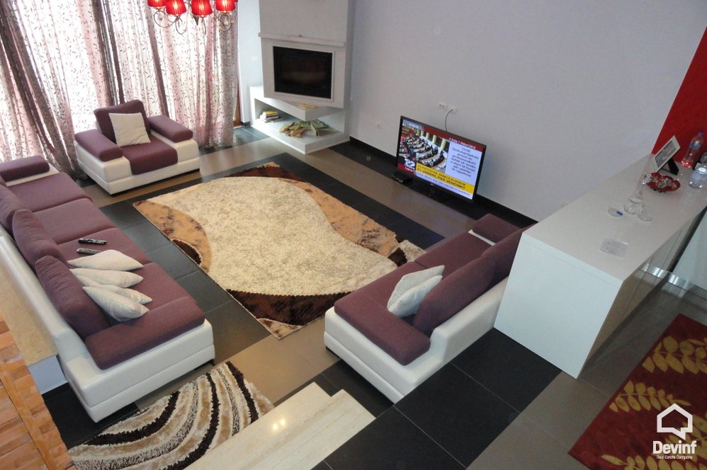 Tirane For Sale Villa 4+1+G Near the Botanical Garden 
