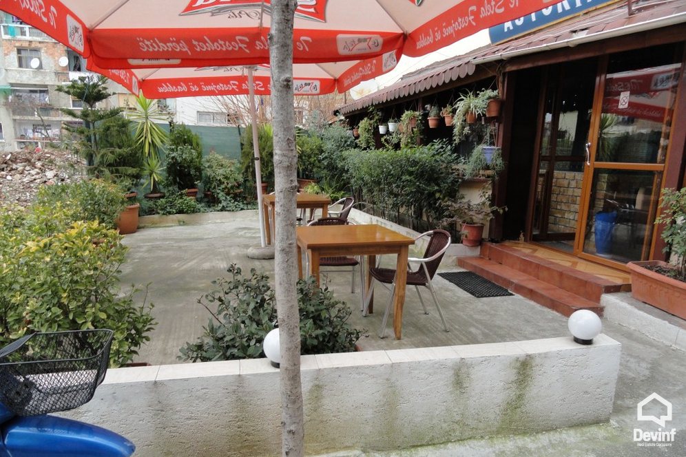 Tirane Shitje Dyqan  Rruga Mine Peza toke per ndertim