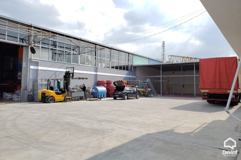  Qera Magazine  Magazina ndodhet ne zonen industriale te autostrades Tirane-Vore magazine