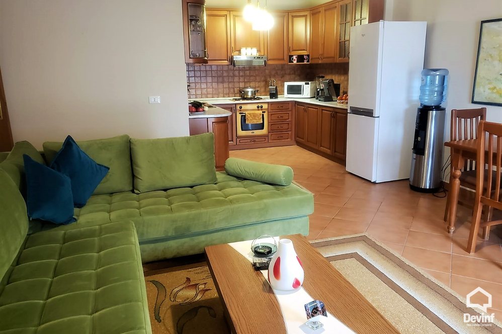 Tirane Qera Apartament 1+1+A Apartamenti ndodhet ne zonen e Bllokut apartament