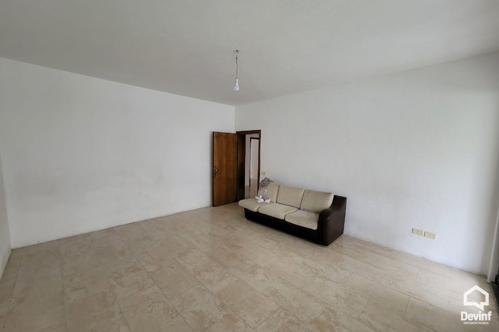 Tirane For Sale Villa Me shume se 4 dhoma House in a residential neighborhood of villas in Selite, Tirana Villa