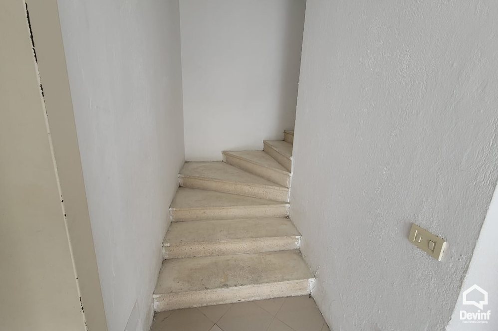 Tirane For Sale Villa Me shume se 4 dhoma House in a residential neighborhood of villas in Selite, Tirana Villa