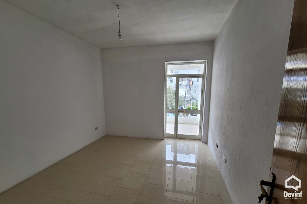 Tirane For Sale Villa Me shume se 4 dhoma House in a residential neighborhood of villas in Selite, Tirana Villa