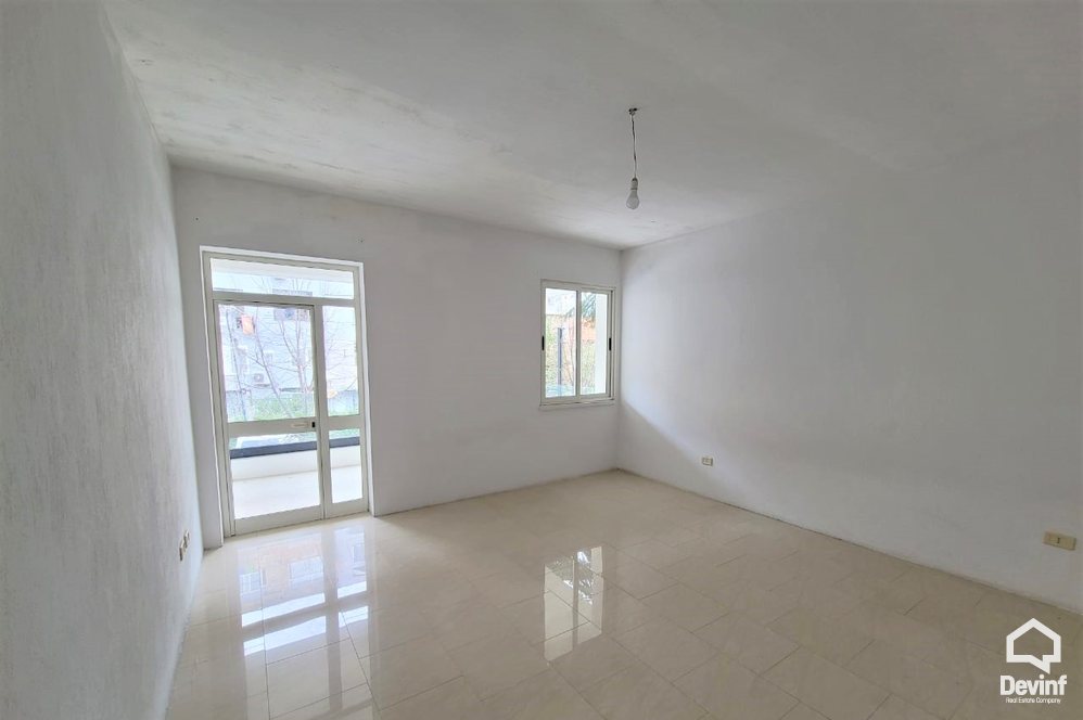 Tirane For Sale Villa Me shume se 4 dhoma House in a residential neighborhood of villas in Selite, Tirana Villa