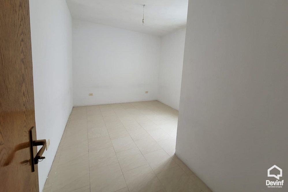 Tirane For Sale Villa Me shume se 4 dhoma House in a residential neighborhood of villas in Selite, Tirana Villa