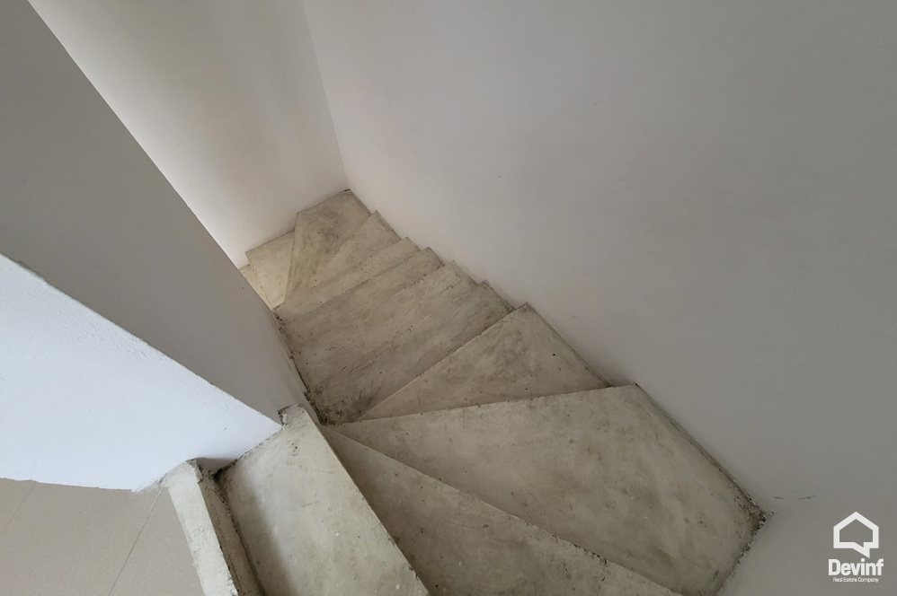 Tirane For Sale Villa Me shume se 4 dhoma House in a residential neighborhood of villas in Selite, Tirana Villa