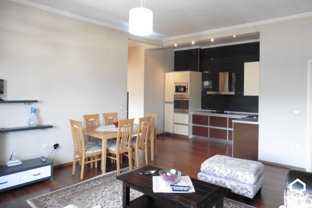 Tirane Qera Apartament 2+1+A Ne zonen e Bllokut apartament