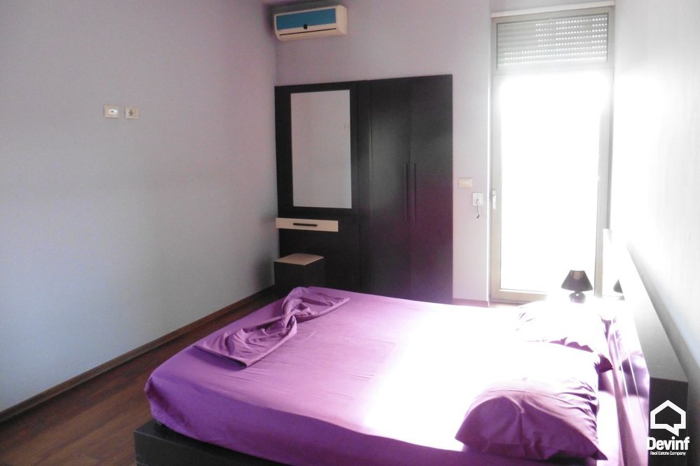 Tirane Qera Apartament 2+1+A Ne zonen e Bllokut apartament
