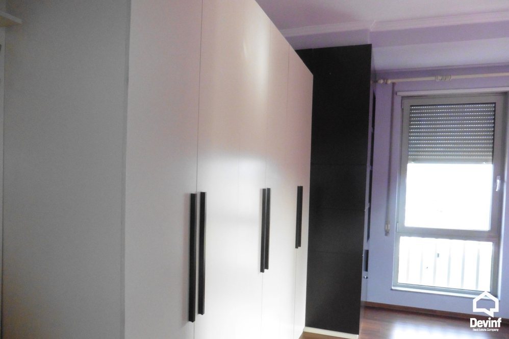 Tirane Qera Apartament 2+1+A Ne zonen e Bllokut apartament