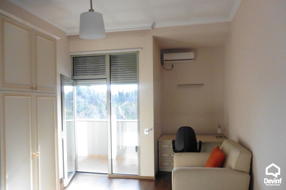 Tirane Qera Apartament 2+1+A Ne zonen e Bllokut apartament
