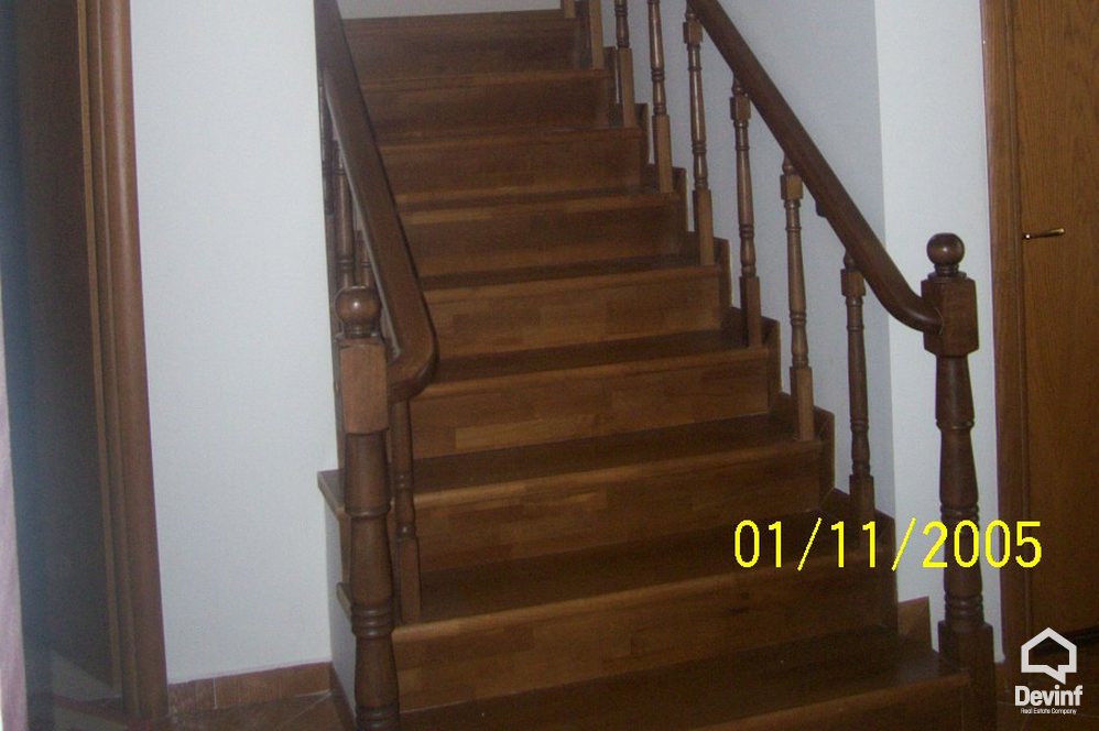 Tirane Shitje Vile 2+1+G Vila ndodhet ne Sauk apartament