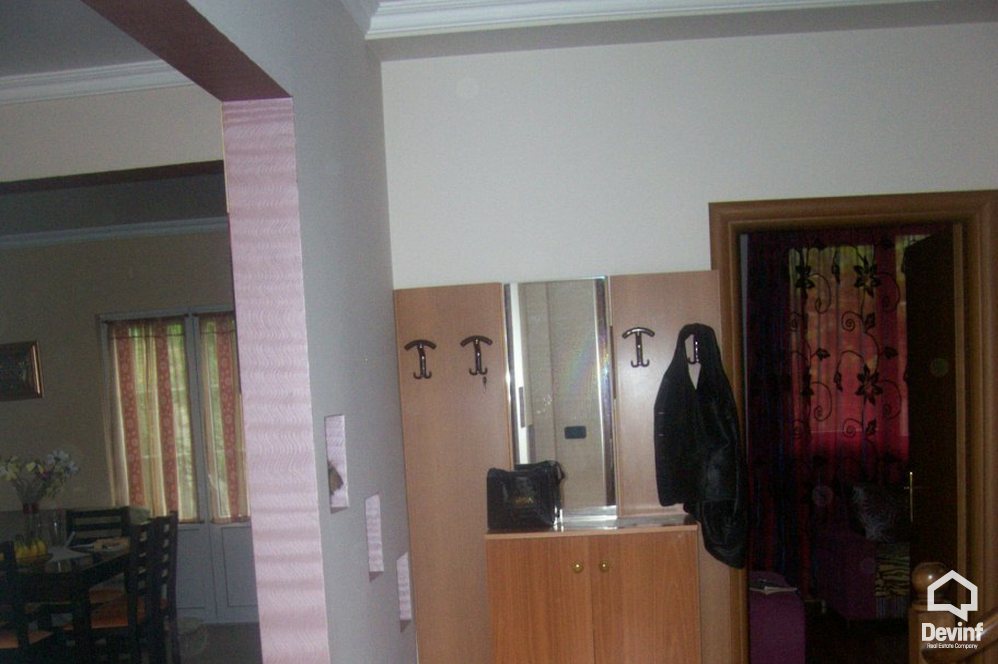 Tirane Shitje Vile 2+1+G Vila ndodhet ne Sauk apartament