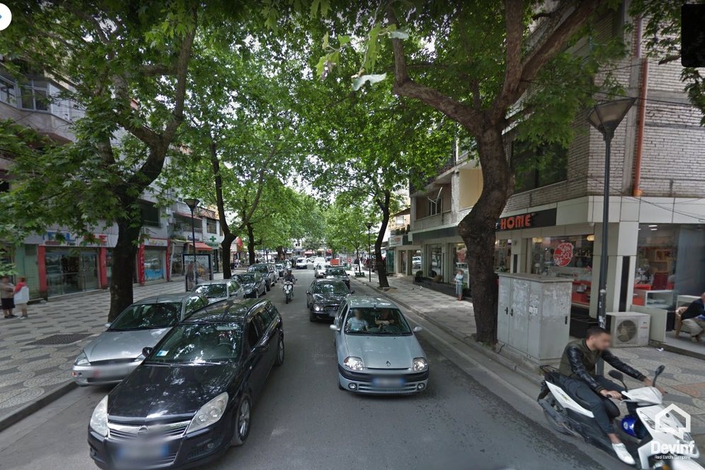 Tirane Shitje Bodrum/Garazh  Rr. Myslym Shyri  zyre dyqan