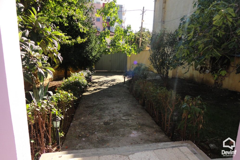 Tirane For Sale Villa 3+1+A Villa in Dibra Street 