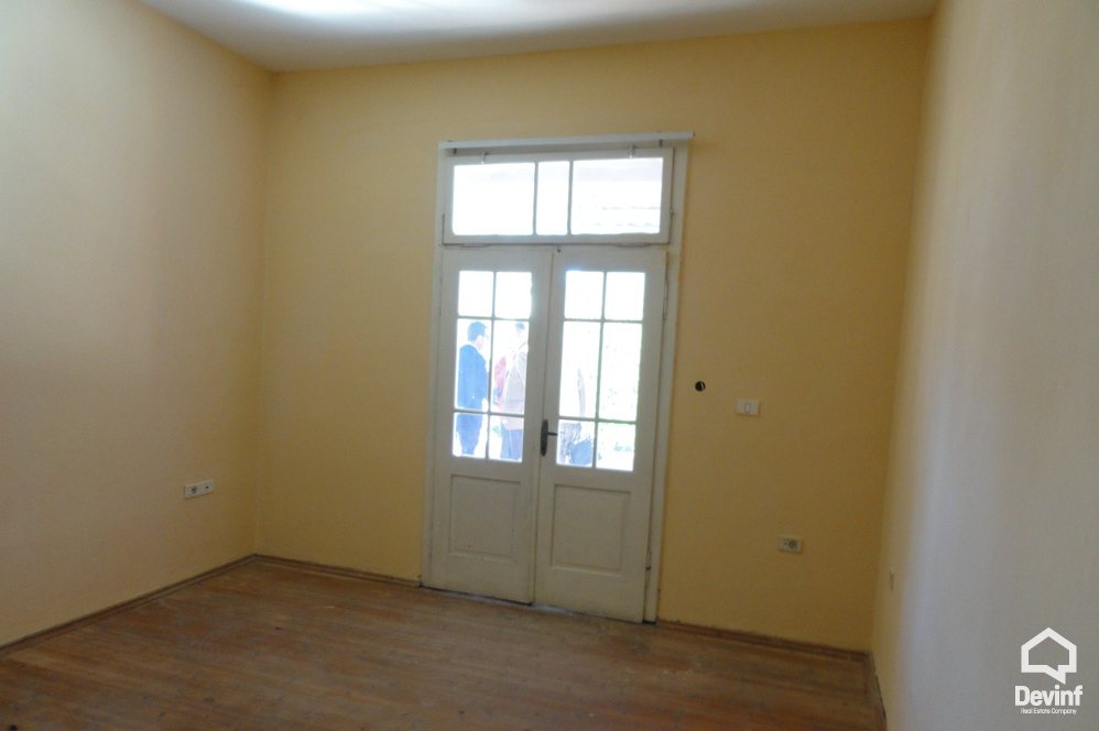Tirane For Sale Villa 3+1+A Villa in Dibra Street 