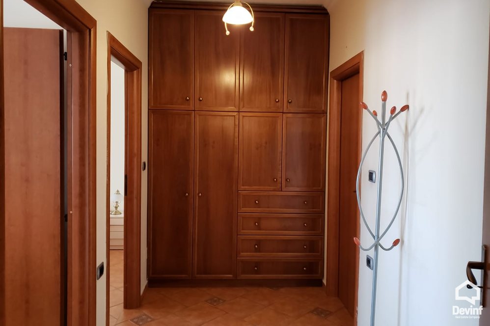Tirane Qera Apartament 2+1+A Apartament i ri ne ne zonen e Bllokut apartament