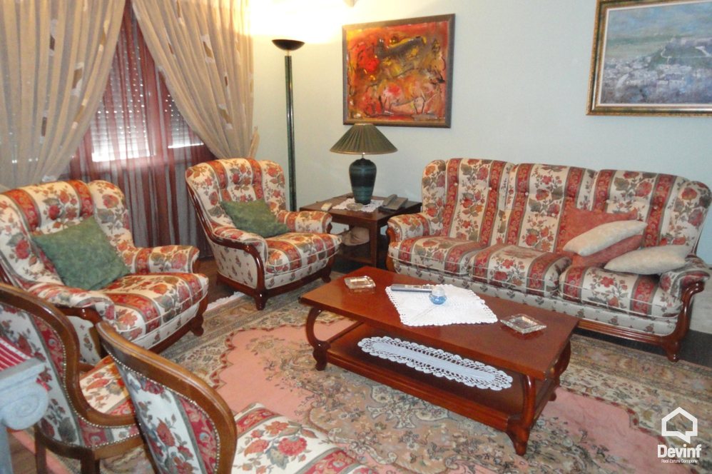 Tirane Shitje Apartament 2+1+A Apartamenti ndodhet ne qender te Tiranes, prane Sheshit Skenderbej apartament
